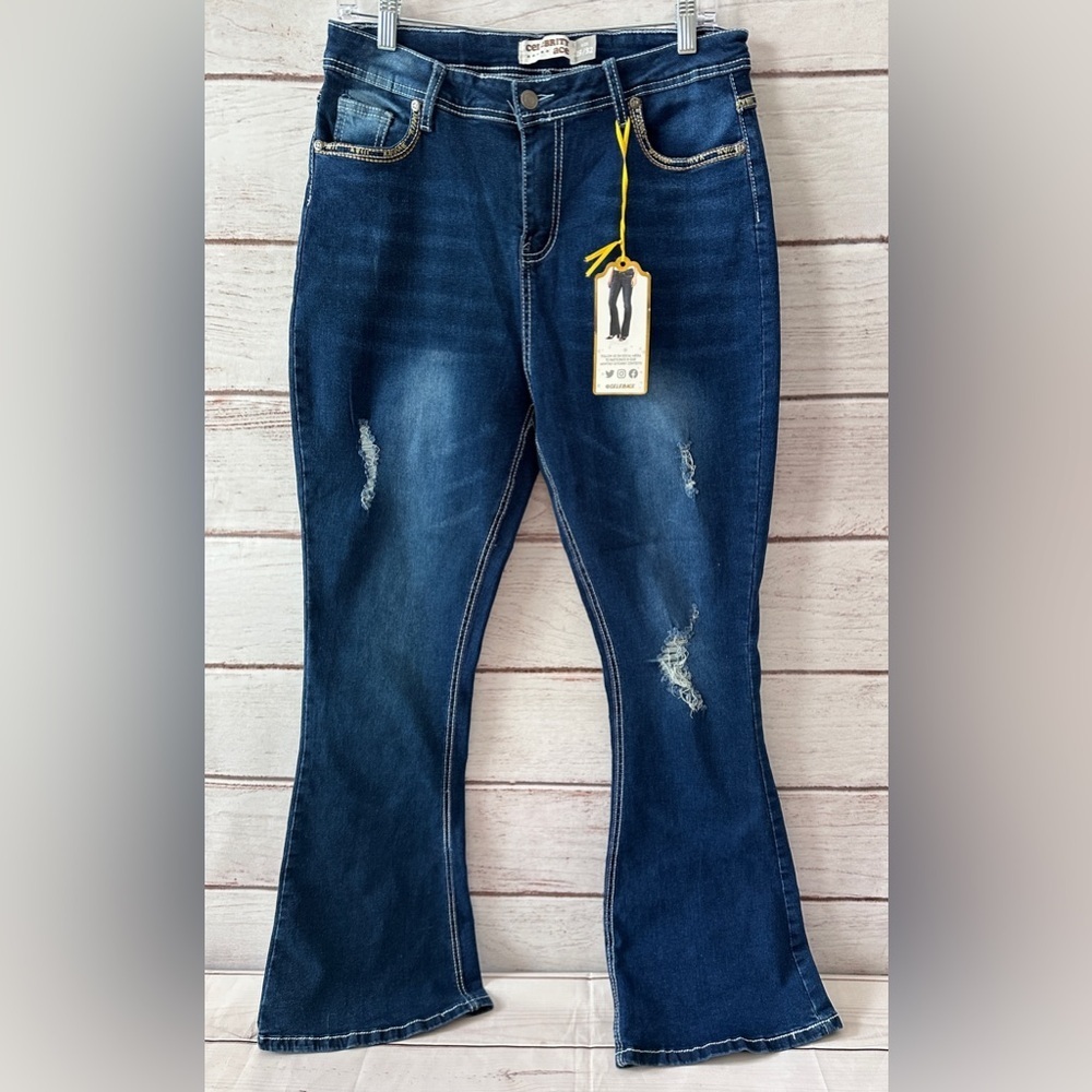 NWT Celebrity Ace Distressed Flare Jeans – Size 15/32 Stretch Western Dark Wash